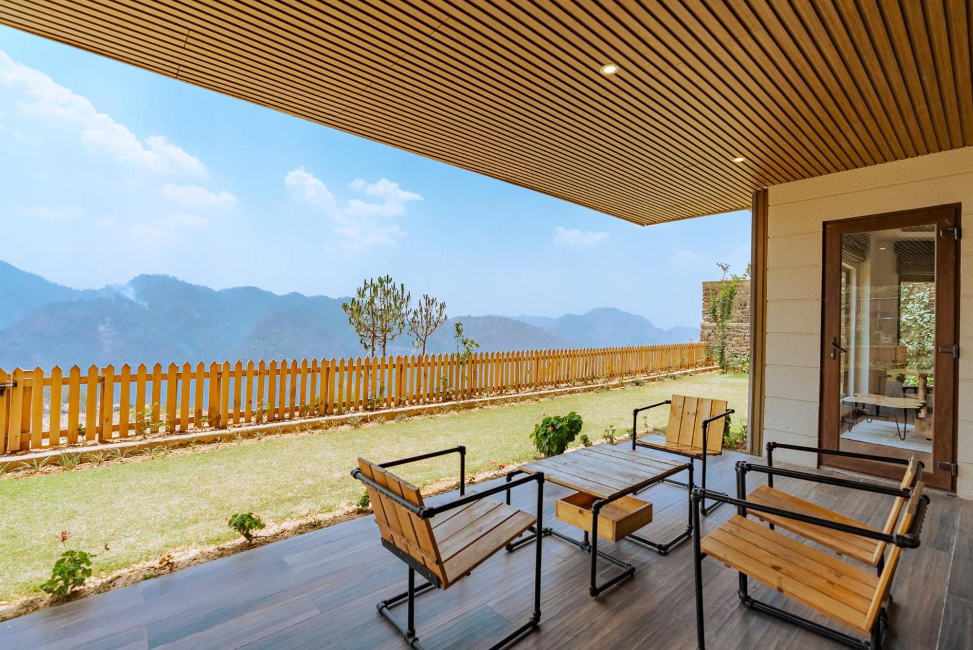 The Manor Luxury Apartments, Shimla Mashobra Exteriör bild